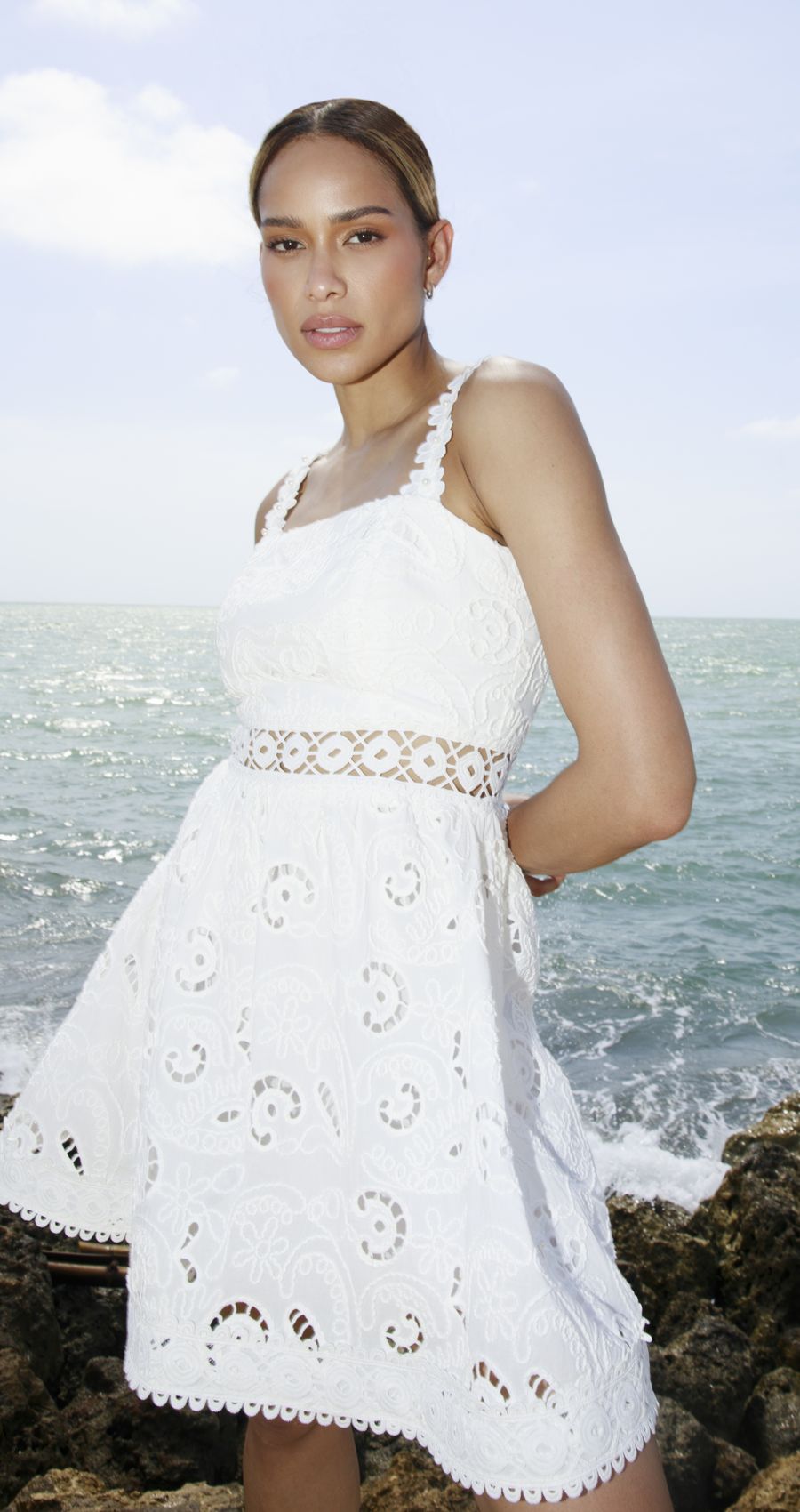 Vestido Corto Blanco Andrea Tovar