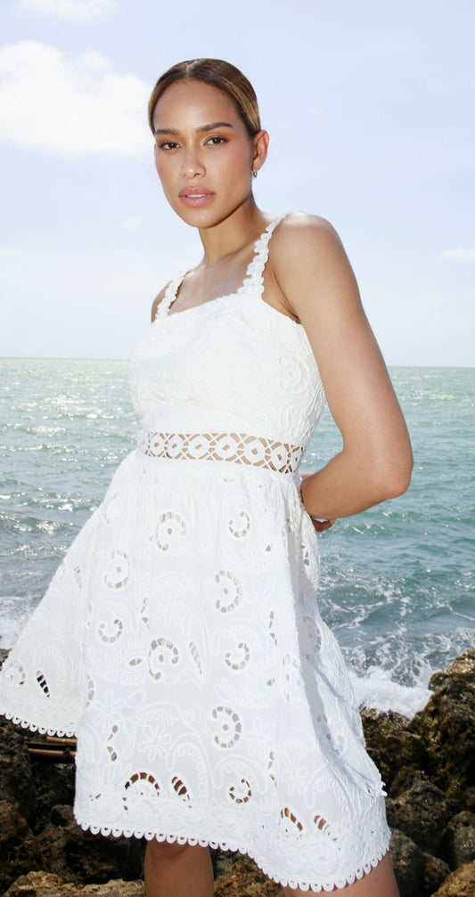 Vestido Corto Blanco Andrea Tovar